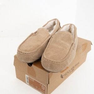 Koolaburra by UGG. Men's Tipton Slipper.
